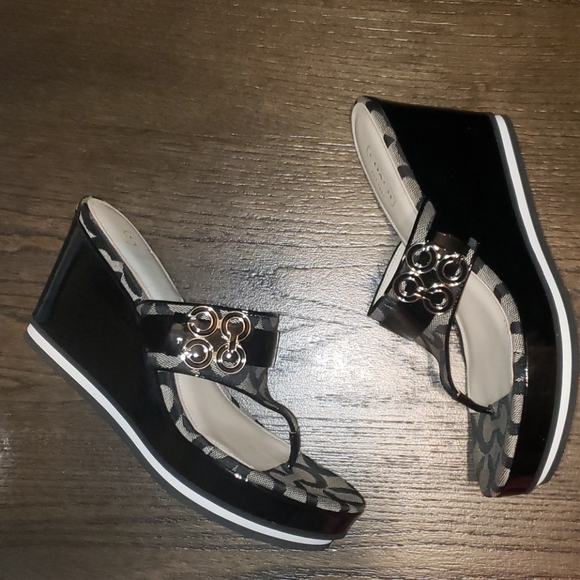 New Coach Gypsy Optic C Platform Thong Sandal - Picture 5 of 12